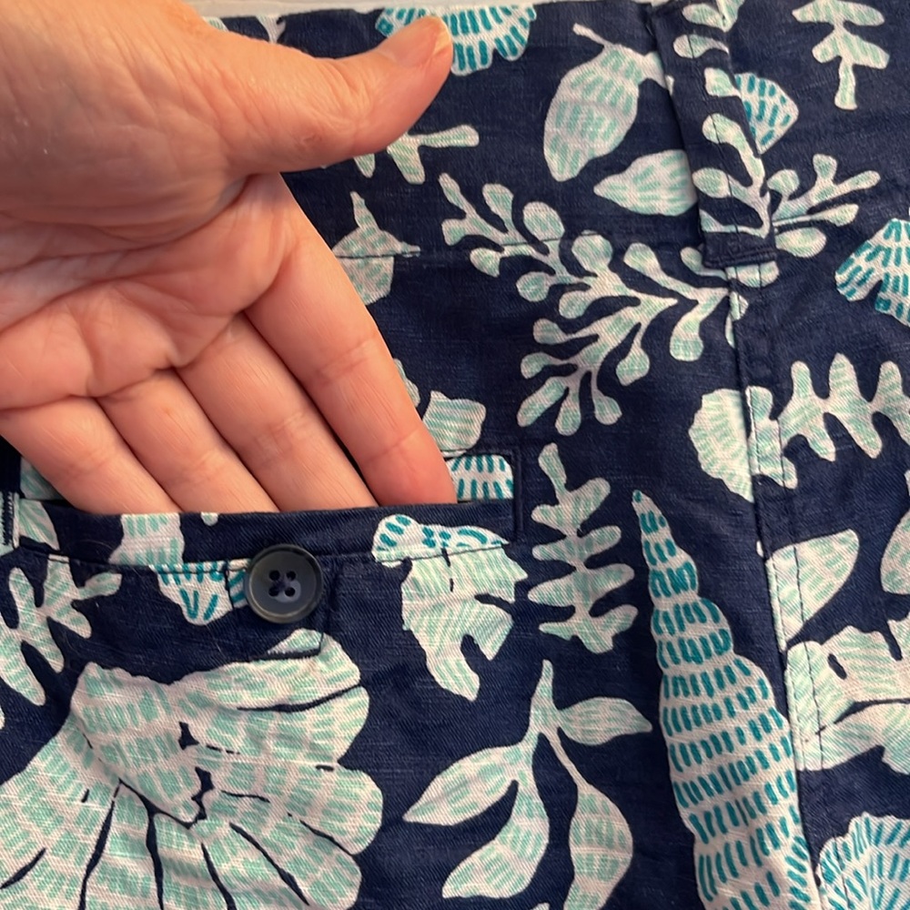 VINEYARD VINES seashell print shorts size 2 women’s - Picture 3 of 11